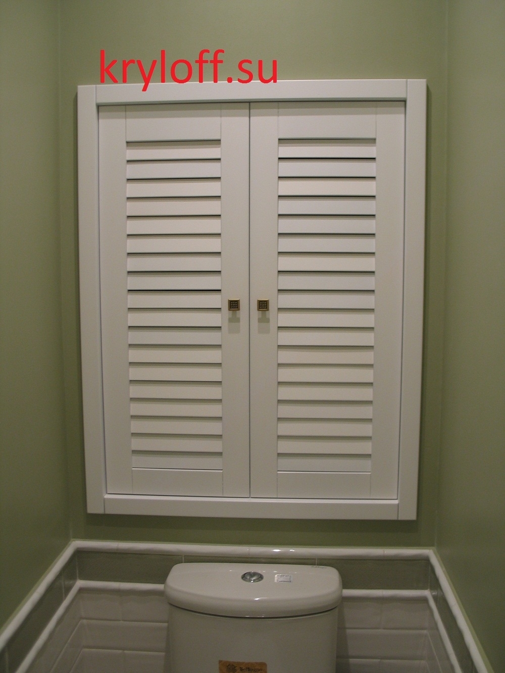 002 Жалюзийные двери для  сантехнического шкафа