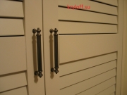 011 Встроенный шкаф с жалюзийными дверками